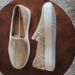 Women's size 12 slip on tennis shoes